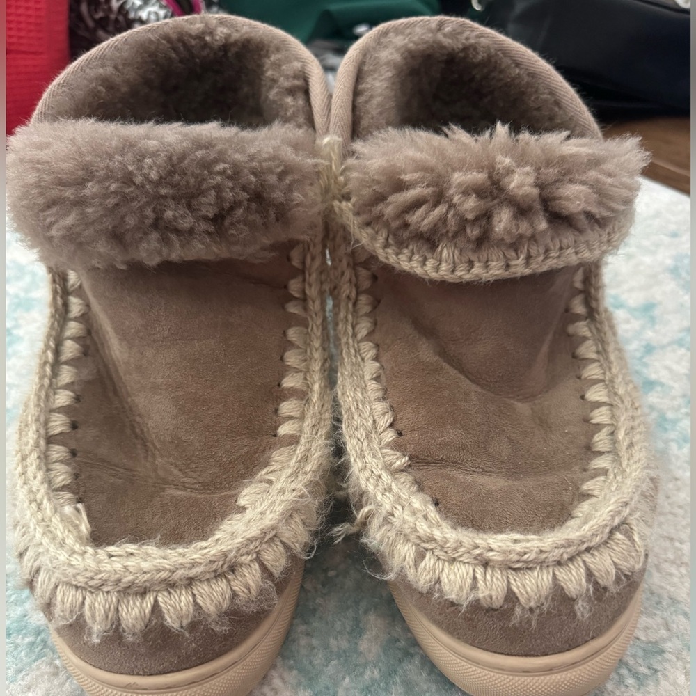 MOU boots